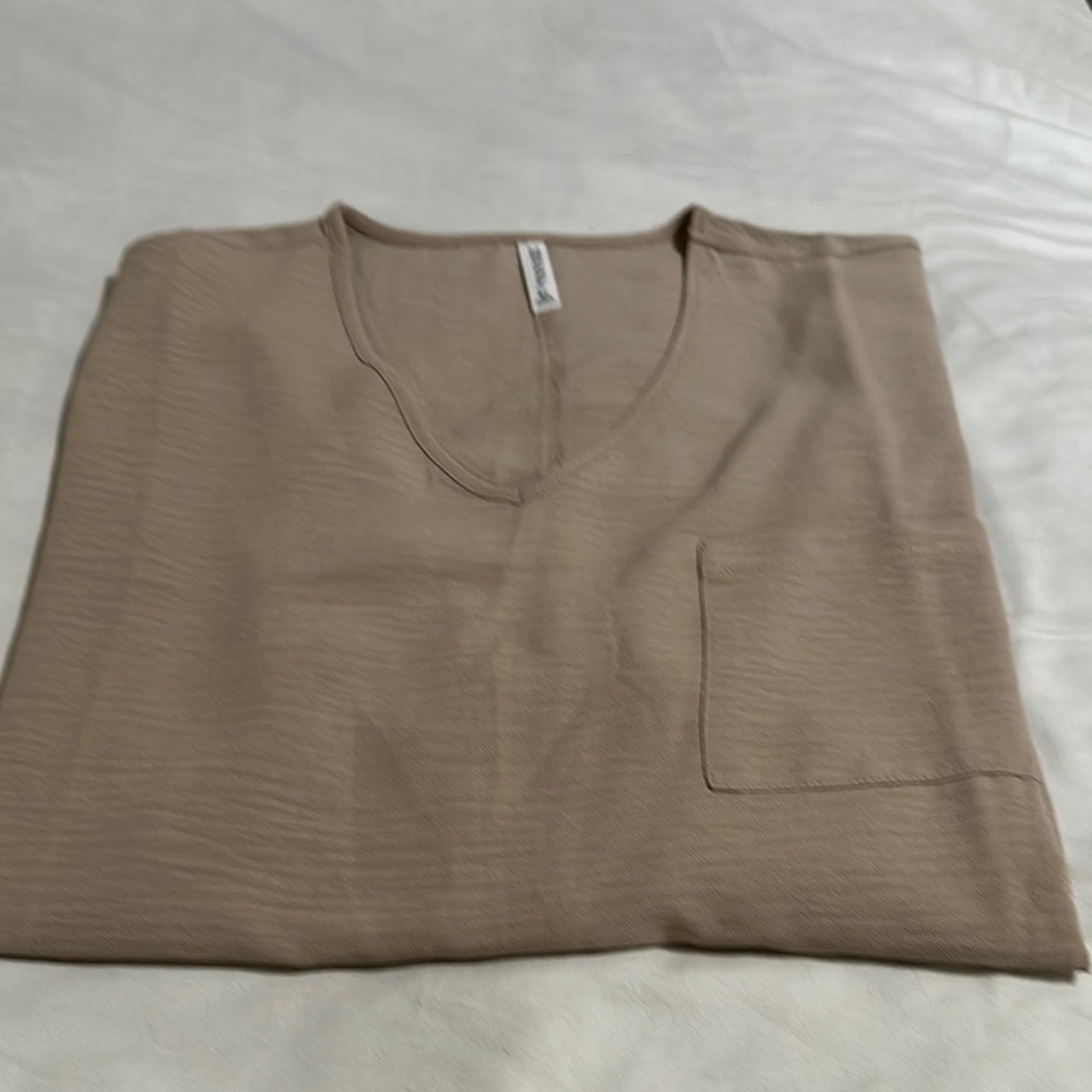 Zenana Outfitters Beige V-Neck Tee